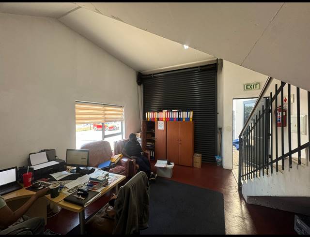 60M² WAREHOUSE TO LET IN SPARTAN